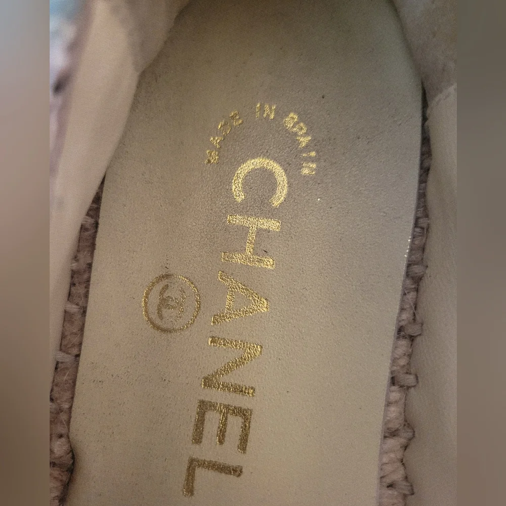 CHANEL Iridescent Tweed & Lambskin CC Espadrilles Flats Yellow Multi Size 36/ 6